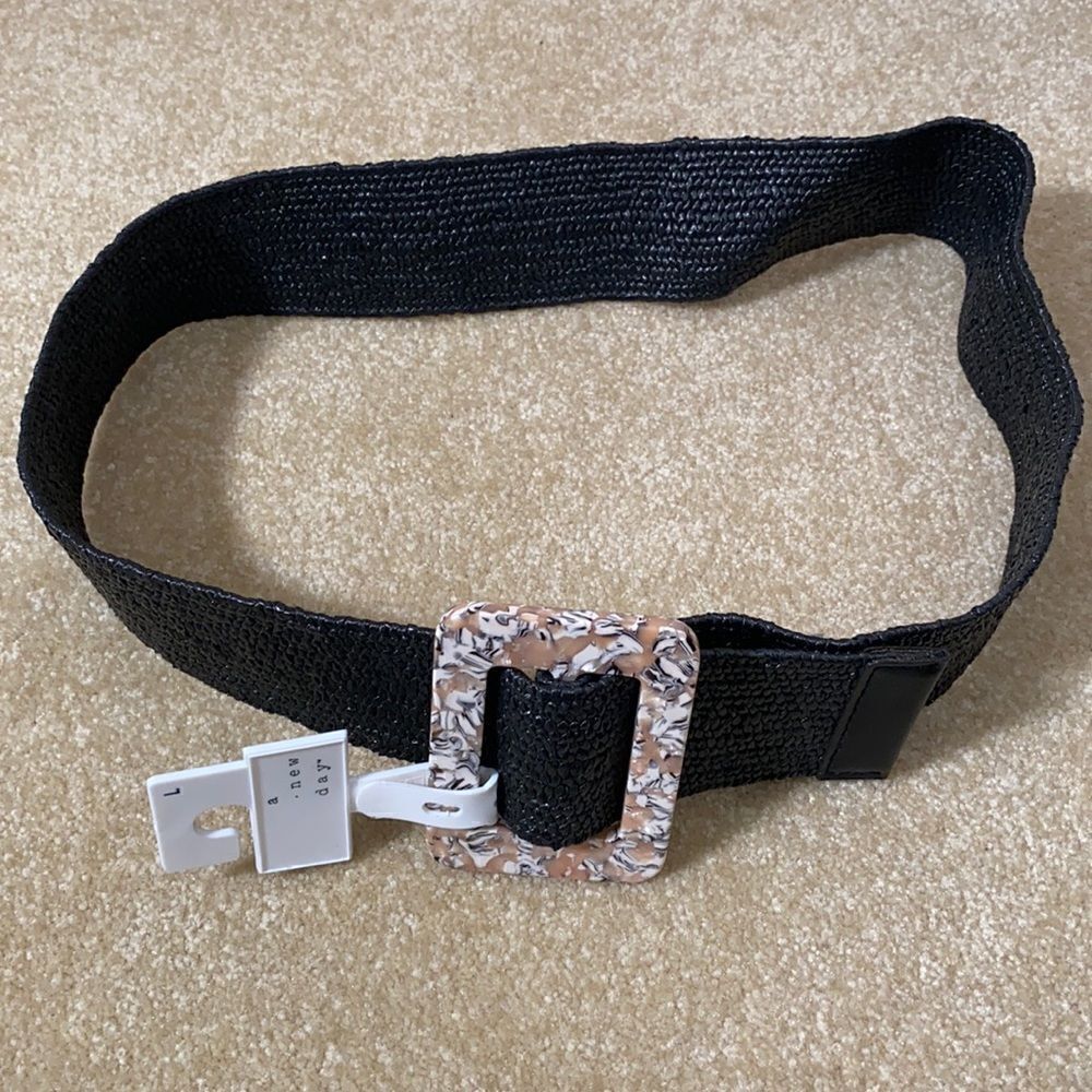 Women’s Stretchy Black Belt with Cool Buckle Size L NWT